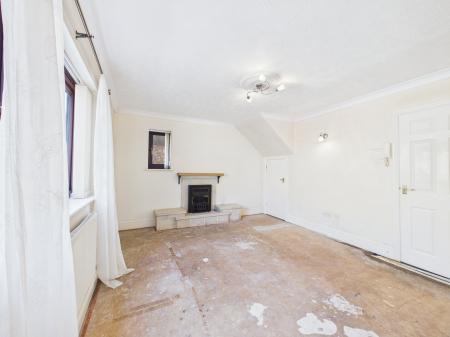 1 bedroom Flat for sale in Windsor Court, Burbage, LE10
