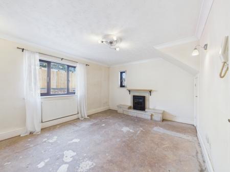 1 bedroom Flat for sale in Windsor Court, Burbage, LE10