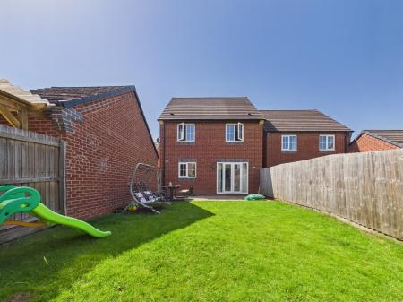 4 bedroom Detached house for sale in Maroon Drive, Burbage, LE10