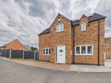 3 bedroom Semi-detached house for sale in St Marys Mews, Barwell, LE9