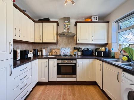 2 bedroom Semi-detached house to let in Stirling Avenue, Hinckley, LE10