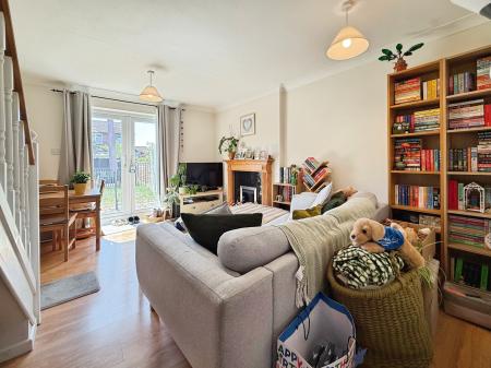 2 bedroom Semi-detached house to let in Stirling Avenue, Hinckley, LE10