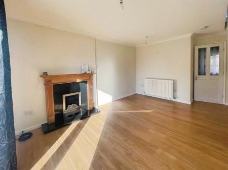 2 bedroom Semi-detached house to let in Stirling Avenue, Hinckley, LE10