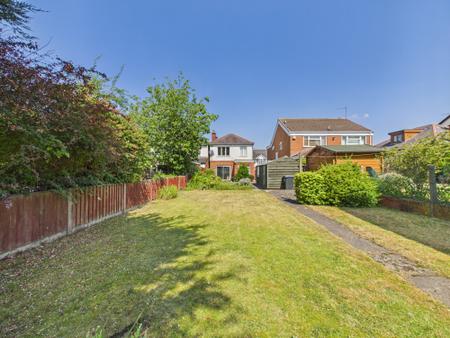 3 bedroom Detached house for sale in Trinity Vicarage Road, Hinckley, LE10