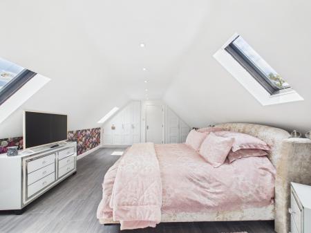 5 bedroom Detached house for sale in Desford Lane, Peckleton, LE9