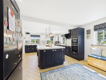 5 bedroom Detached house for sale in Desford Lane, Peckleton, LE9