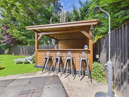 5 bedroom Detached house for sale in Desford Lane, Peckleton, LE9