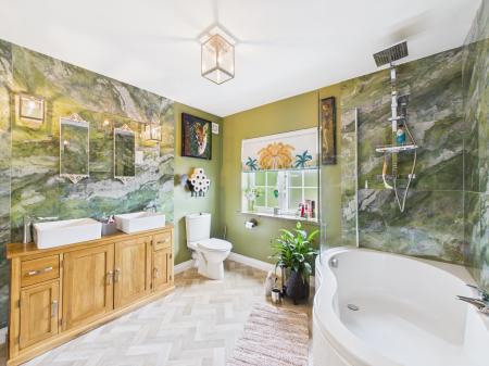 5 bedroom Detached house for sale in Desford Lane, Peckleton, LE9