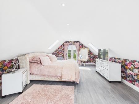 5 bedroom Detached house for sale in Desford Lane, Peckleton, LE9