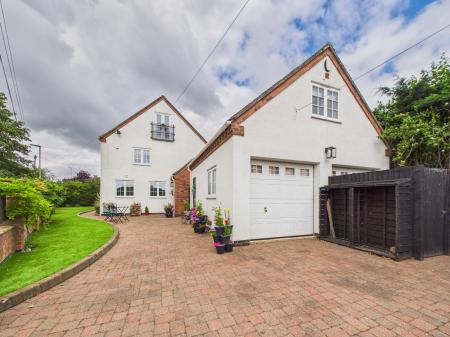 5 bedroom Detached house for sale in Desford Lane, Peckleton, LE9