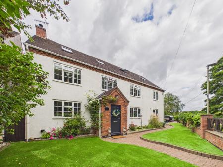 5 bedroom Detached house for sale in Desford Lane, Peckleton, LE9
