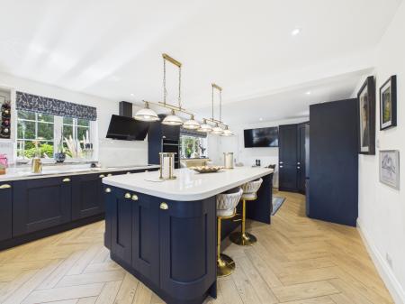 5 bedroom Detached house for sale in Desford Lane, Peckleton, LE9