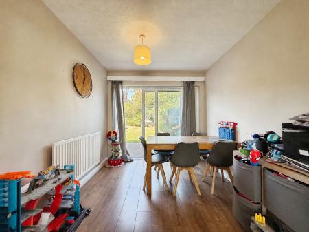 3 bedroom Semi-detached house to let in Outlands Drive, Hinckley, LE10