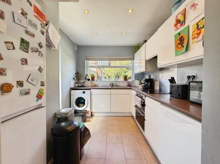 3 bedroom Semi-detached house to let in Outlands Drive, Hinckley, LE10