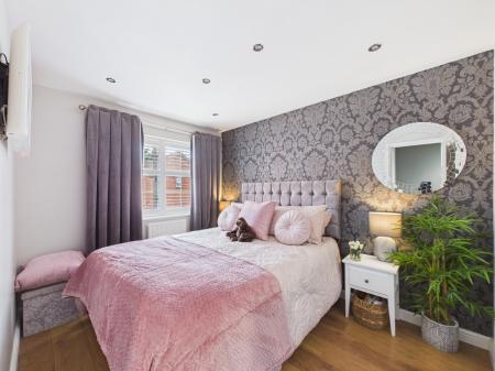 3 bedroom Semi-detached house for sale in Dartington Way, Nuneaton, CV11