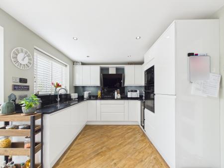 3 bedroom Semi-detached house for sale in Dartington Way, Nuneaton, CV11