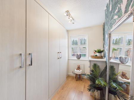 3 bedroom Semi-detached house for sale in Dartington Way, Nuneaton, CV11