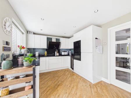 3 bedroom Semi-detached house for sale in Dartington Way, Nuneaton, CV11