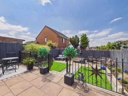 3 bedroom Semi-detached house for sale in Dartington Way, Nuneaton, CV11