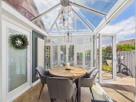 3 bedroom Semi-detached house for sale in Dartington Way, Nuneaton, CV11