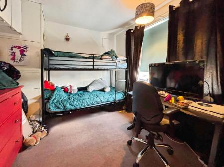 2 bedroom Semi-detached house to let in Brookdale Road, Nuneaton, CV10