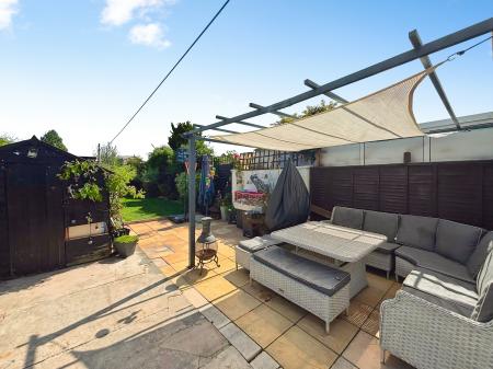 2 bedroom Semi-detached house to let in Brookdale Road, Nuneaton, CV10