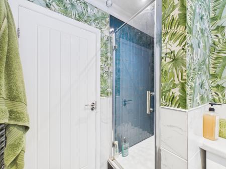 2 bedroom Detached bungalow for sale in St George's Avenue, Hinckley, LE10