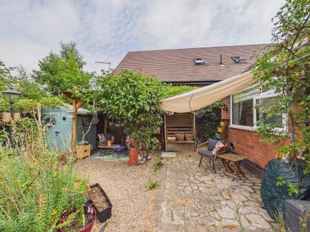 2 bedroom Detached bungalow for sale in St George's Avenue, Hinckley, LE10