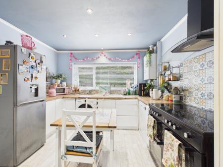 2 bedroom Detached bungalow for sale in St George's Avenue, Hinckley, LE10