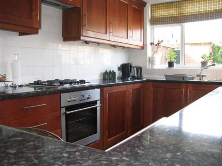 4 bedroom Semi-detached house to let in Lutterworth Road, Burbage, LE10