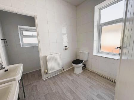 2 bedroom Flat to let in Hargreaves Street, Burnley, BB11