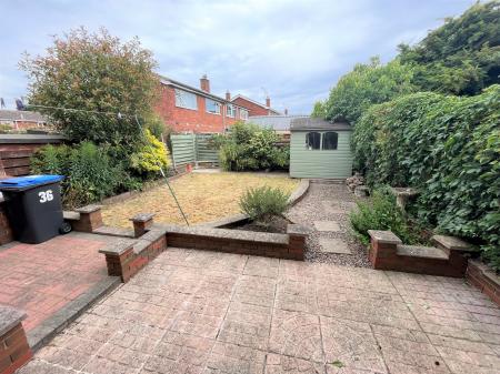 3 bedroom Semi-detached house to let in Station Road, Higham on the Hill, CV13