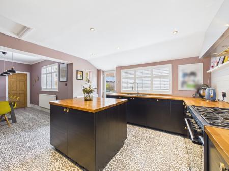 4 bedroom Semi-detached house for sale in Mount Road, Hinckley, LE10
