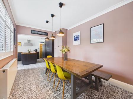 4 bedroom Semi-detached house for sale in Mount Road, Hinckley, LE10