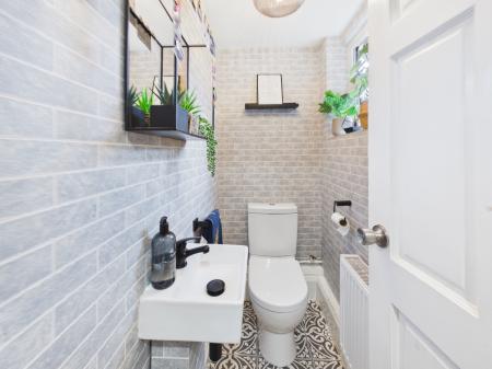 4 bedroom Semi-detached house for sale in Mount Road, Hinckley, LE10