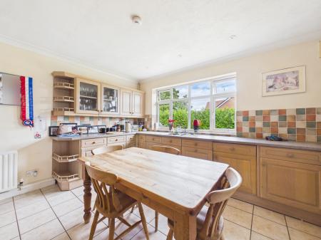 3 bedroom Detached bungalow for sale in Woodgate Road, Burbage, LE10