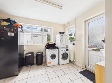 3 bedroom Detached bungalow for sale in Woodgate Road, Burbage, LE10