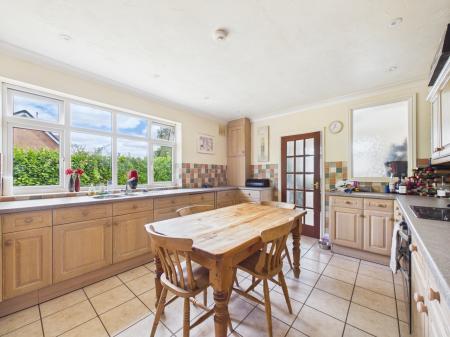 3 bedroom Detached bungalow for sale in Woodgate Road, Burbage, LE10