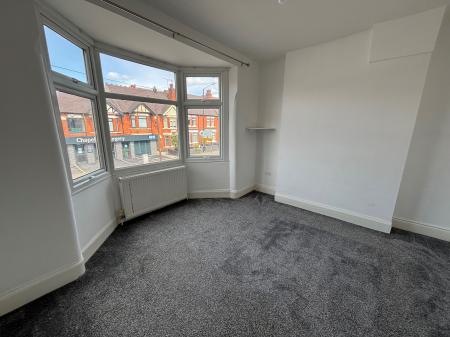 3 bedroom Semi-detached house to let in Camp Hill Road, Nuneaton, CV10