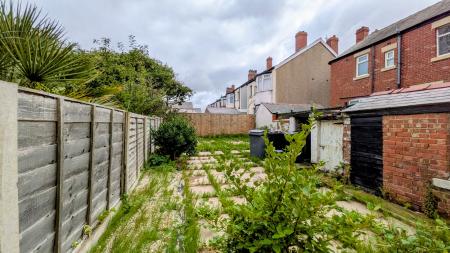 1 bedroom Flat to let in Holmfield Road, Bispham, Blackpool, Fenny Drayton, FY2