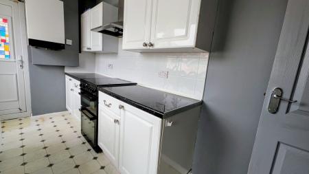 1 bedroom Flat to let in Banks Street, Blackpool, Fenny Drayton, FY1