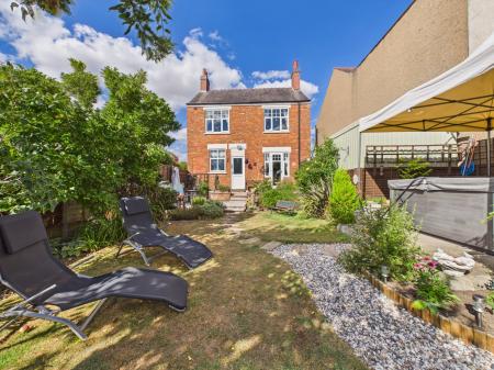 3 bedroom Detached house for sale in Edward Street, Hinckley, LE10