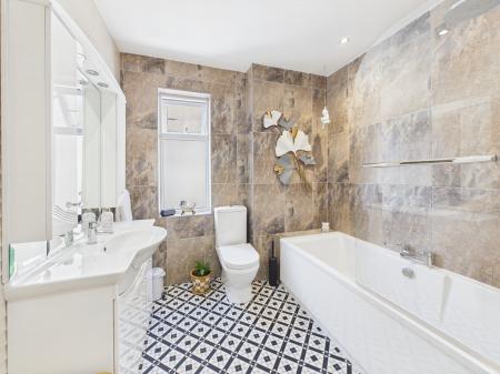 3 bedroom Detached house for sale in Edward Street, Hinckley, LE10