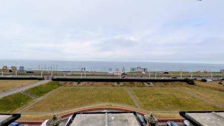 3 bedroom Flat to let in Queens Promenade Bispham, Lancashire, Blackpool, FY2