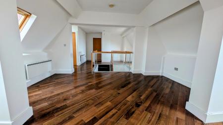 3 bedroom Flat to let in Queens Promenade Bispham, Lancashire, Blackpool, FY2