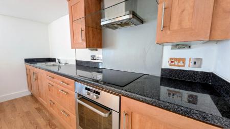 3 bedroom Flat to let in Queens Promenade Bispham, Lancashire, Blackpool, FY2