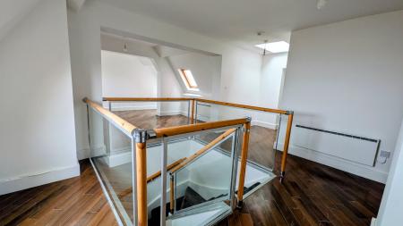3 bedroom Flat to let in Queens Promenade Bispham, Lancashire, Blackpool, FY2