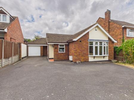 2 bedroom Detached bungalow for sale in Whitemoors Road, Stoke Golding, CV13