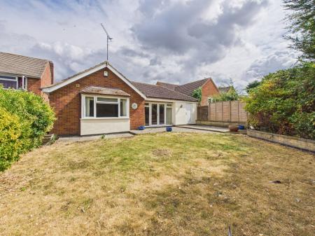 2 bedroom Detached bungalow for sale in Whitemoors Road, Stoke Golding, CV13