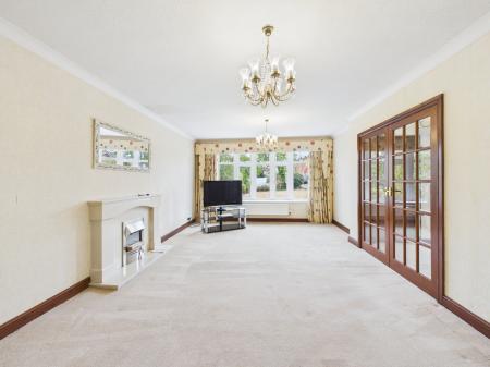 2 bedroom Detached bungalow for sale in Whitemoors Road, Stoke Golding, CV13